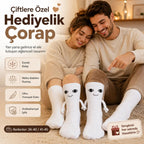 Mıknatıslı El Ele Tutuşan Çift Çorabı – Sevgiliye Özel Halay Çeken Eğlenceli Hediyelik Soket Çorap